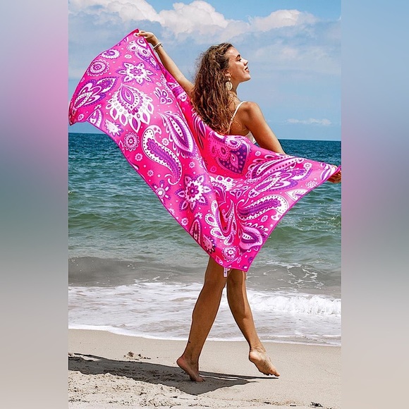 PAISLEY Daze Paisley Beach Blanket NWT